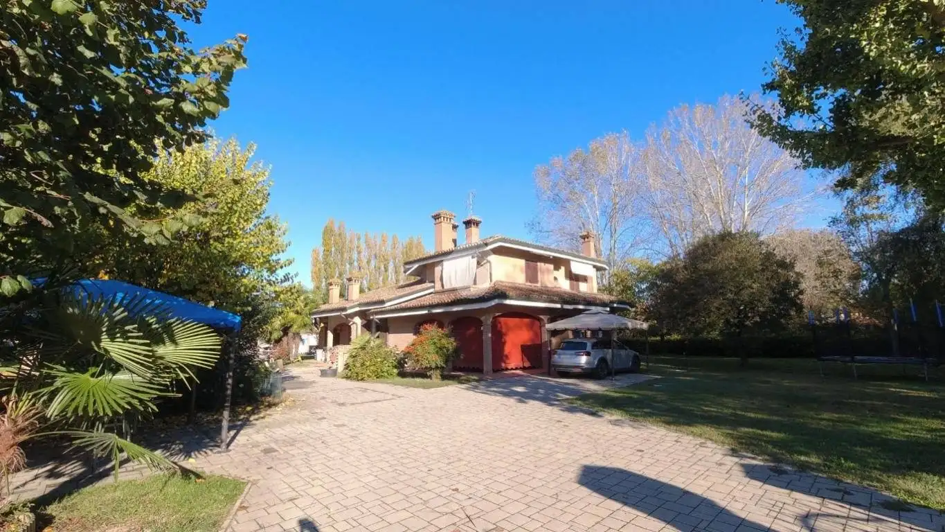 Villa in vendita a Castello d'Argile