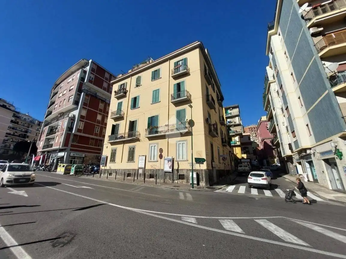 Appartamento in vendita a Napoli