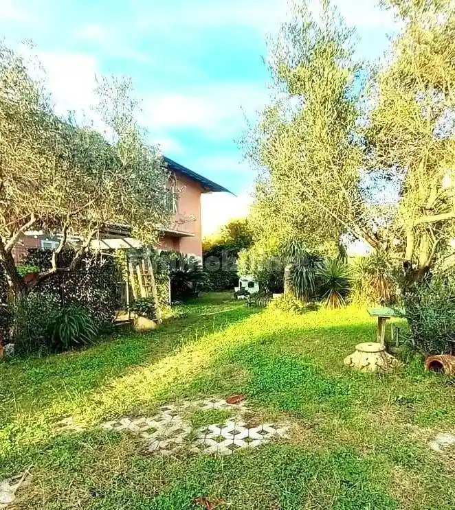 Villa in vendita a Massa