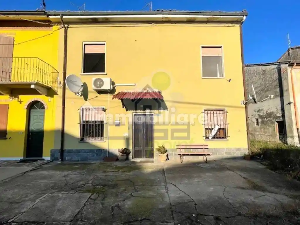 Casa indipendente in vendita a Monticelli d'Ongina