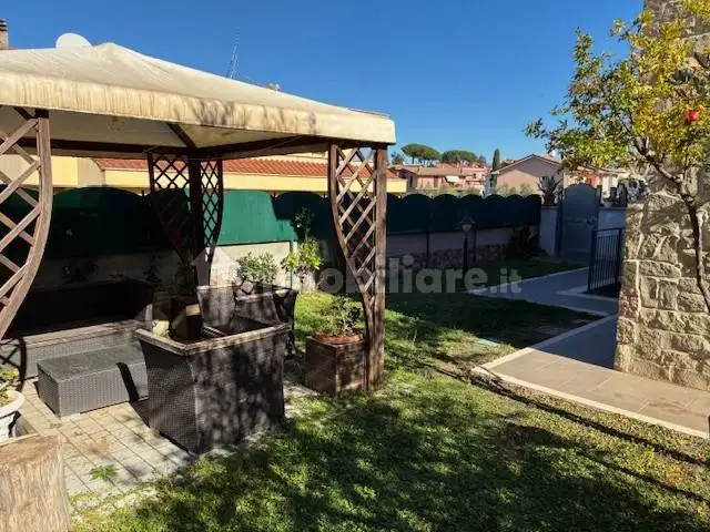 Villa in vendita a Colonna