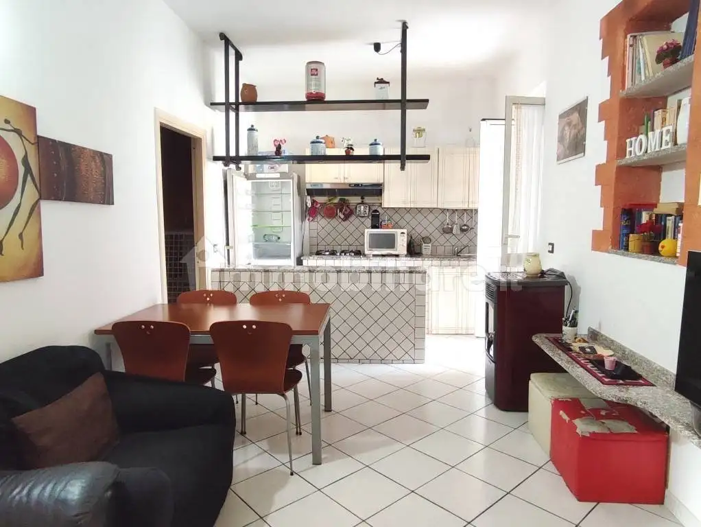 Trilocale via Sebastiano Satta 11, Centro, Bosa - foto 2