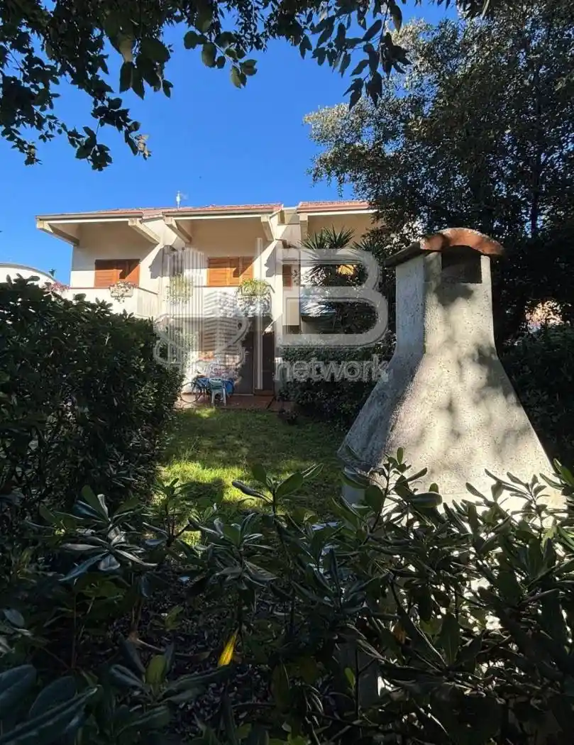 Villetta a schiera in vendita a Massa