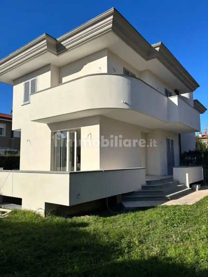 Villa in vendita a Pietrasanta