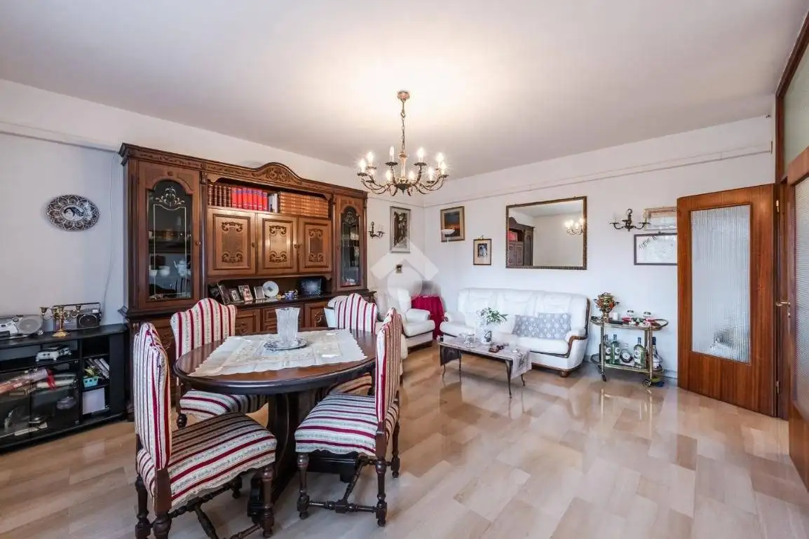 Appartamento in vendita a Bologna