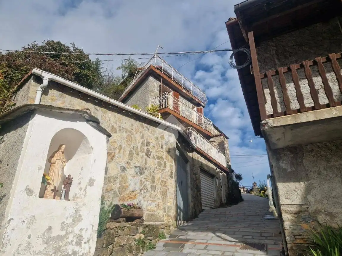 Casa indipendente in vendita a Molini di Triora