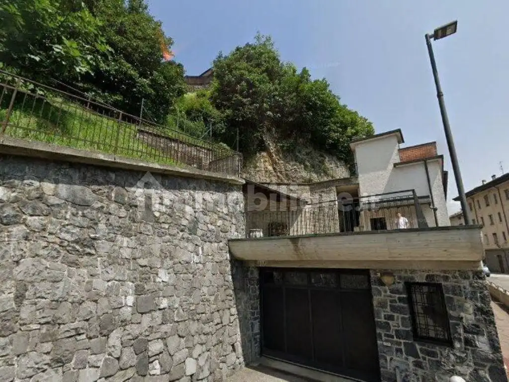 Appartamento in asta a Parre