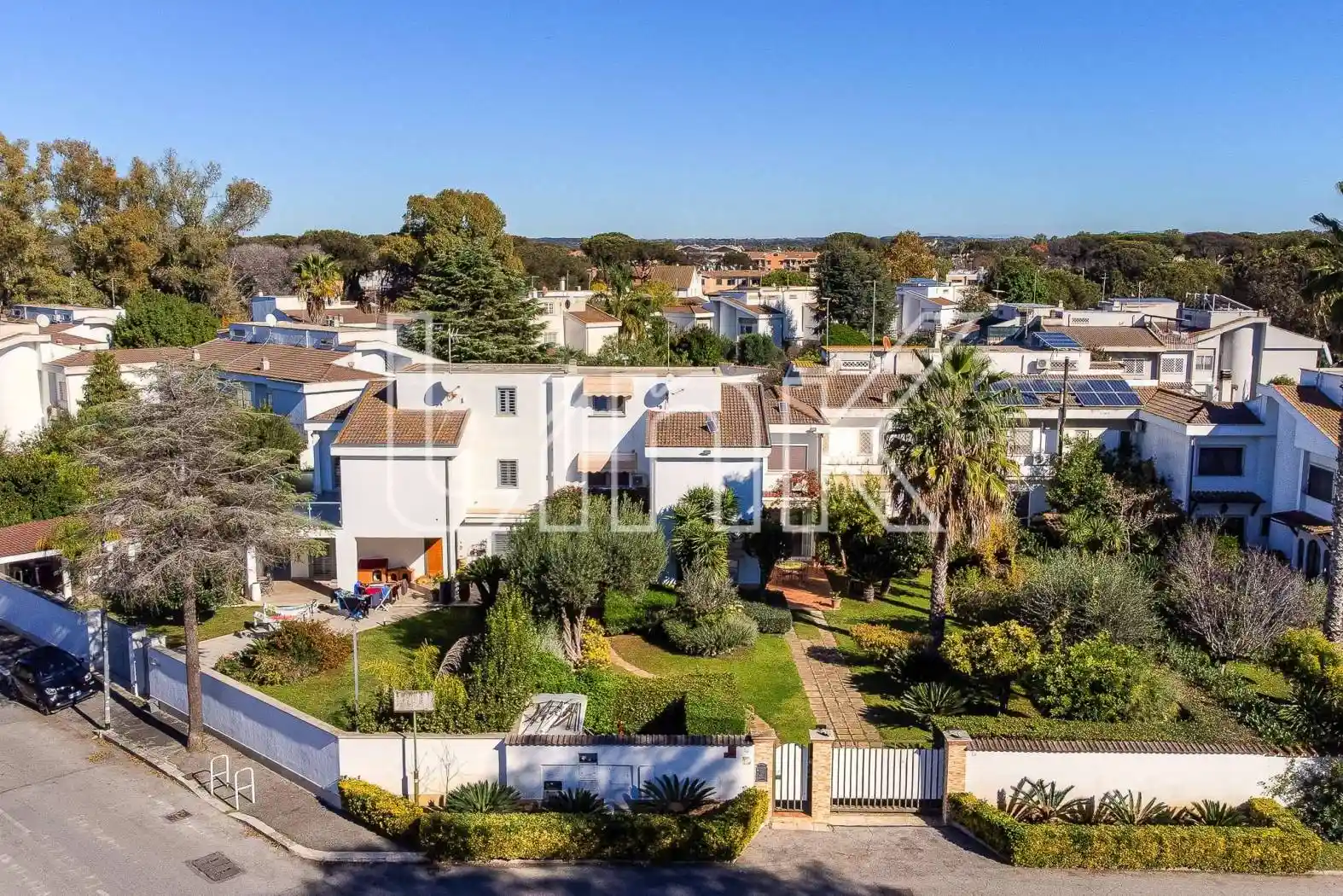 Villa bifamiliare via Luson 5, Infernetto, Roma - foto 2