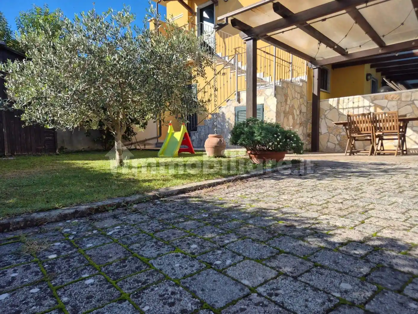 Villa in vendita a Carrara