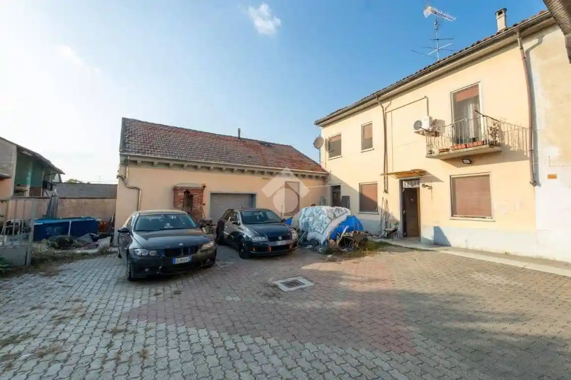 Terratetto plurifamiliare Cantone Grassi 52, Popolo, Rondò, Casale Monferrato - foto 2
