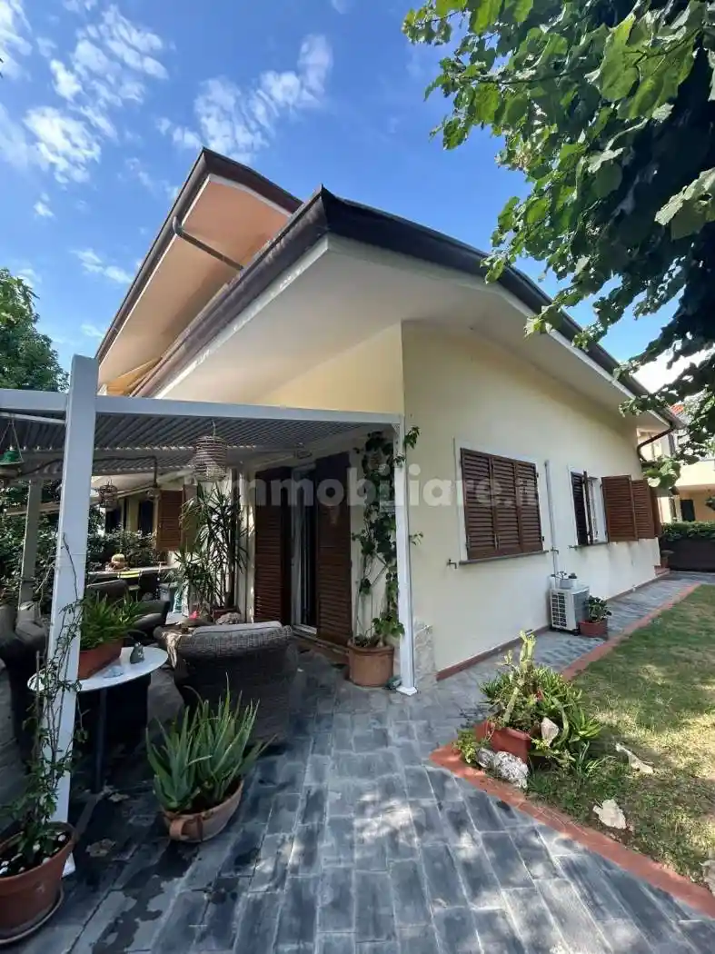 Villa in vendita a Pietrasanta