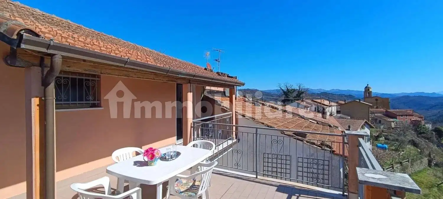 Villa in vendita a Carro