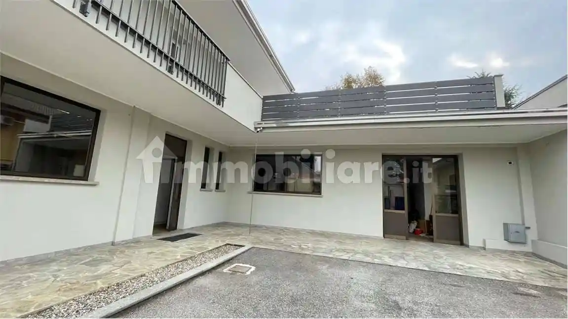 Villa in vendita a Oleggio