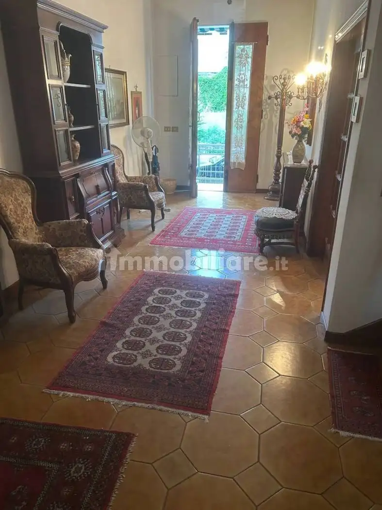 Villa in vendita a Prato