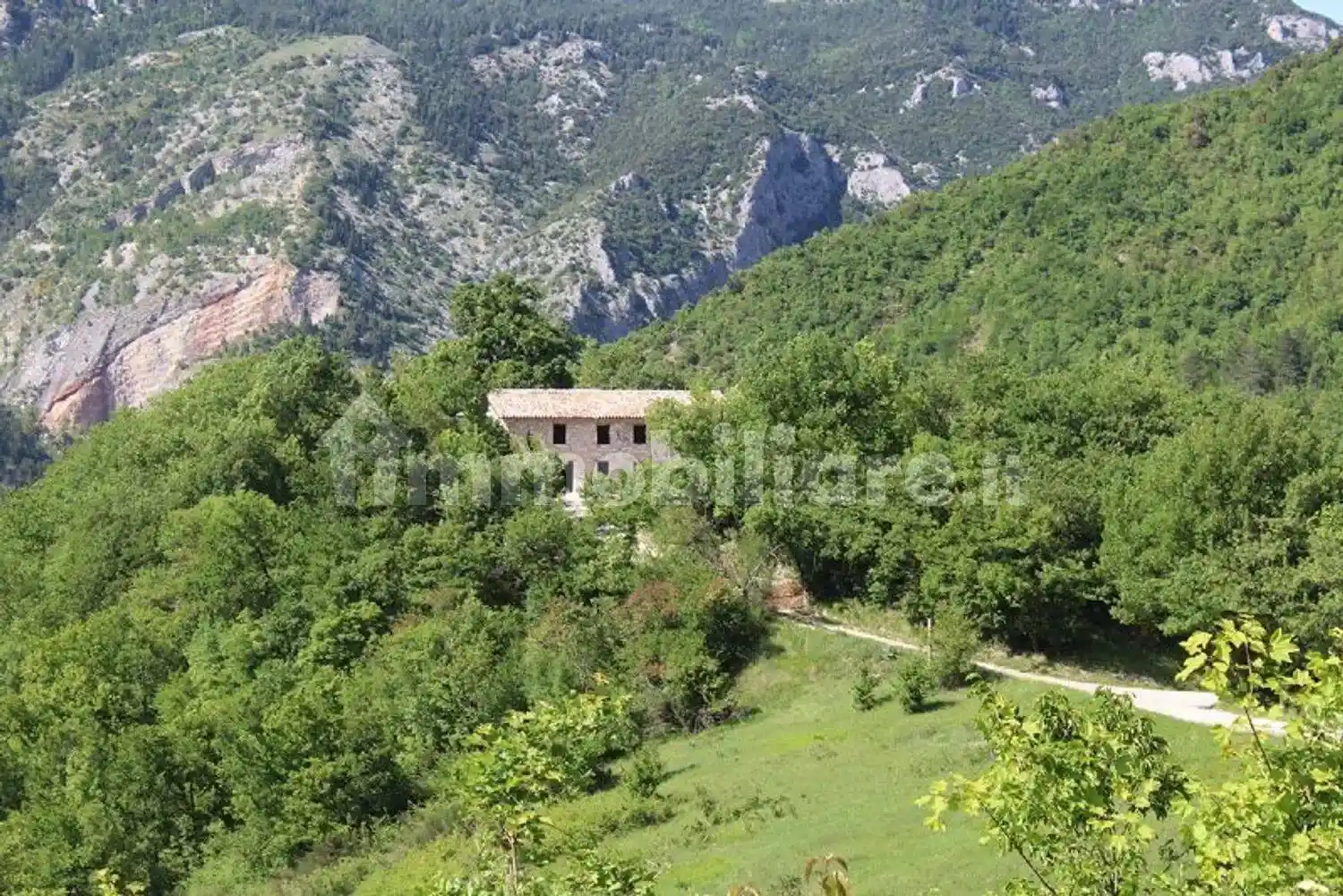 Rustico - Casale in vendita a Acqualagna