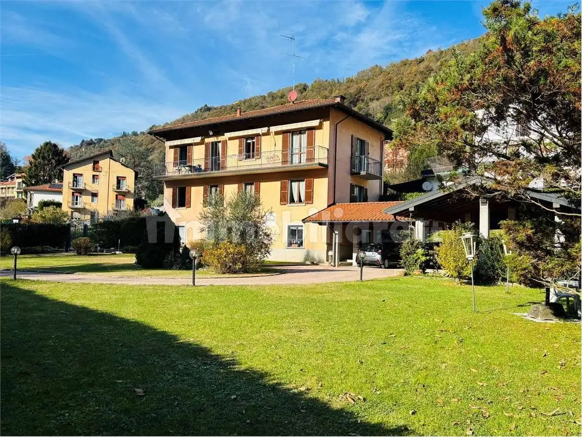 Villa in vendita a Como