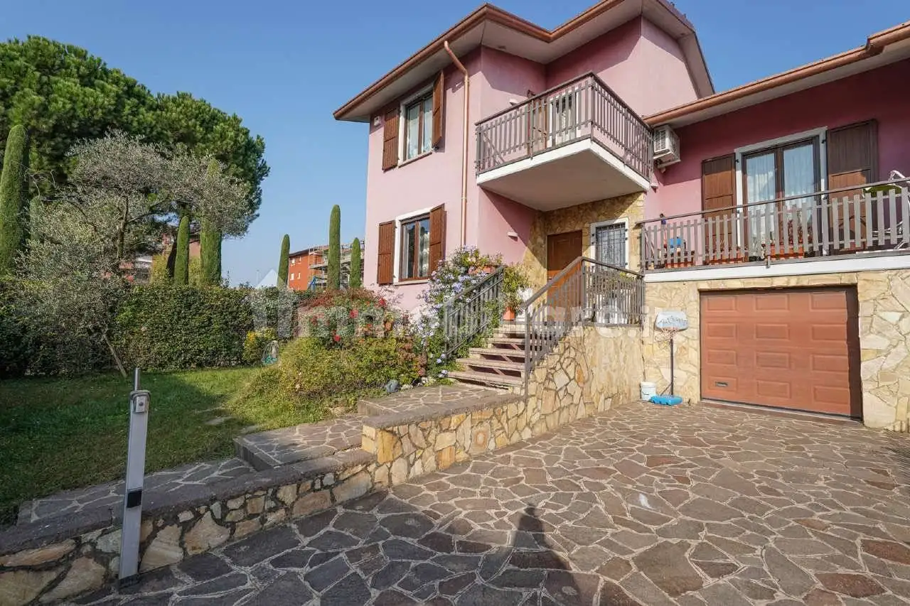 Villa in vendita a Suisio