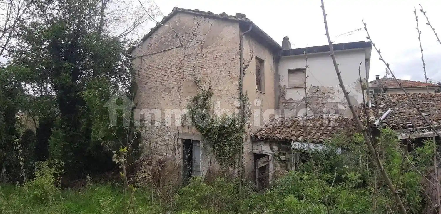Rustico - Casale in vendita a Fermignano