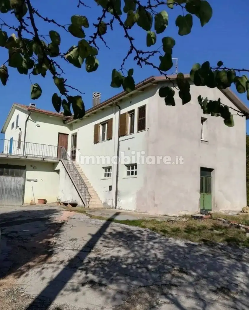 Rustico - Casale in vendita a Tavoleto