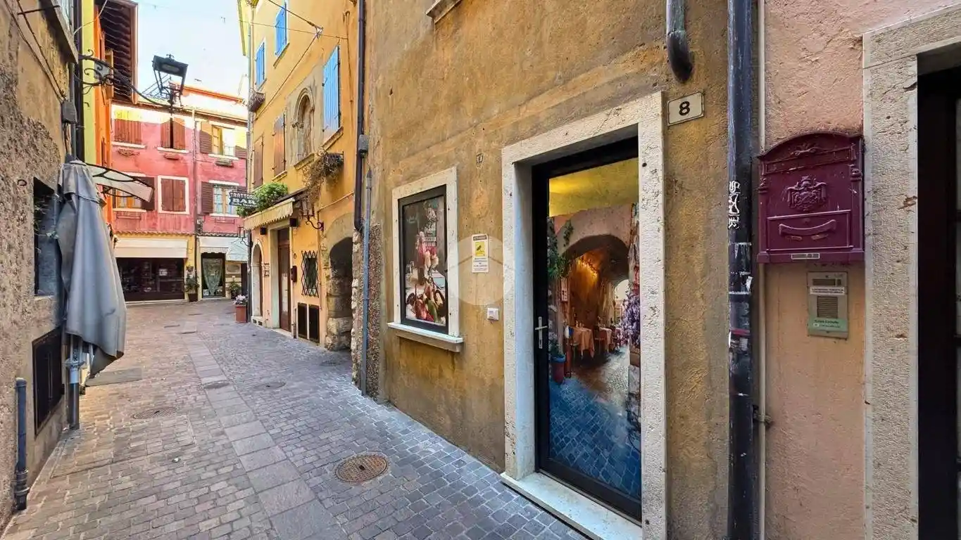 Rustico - Casale in vendita a Garda