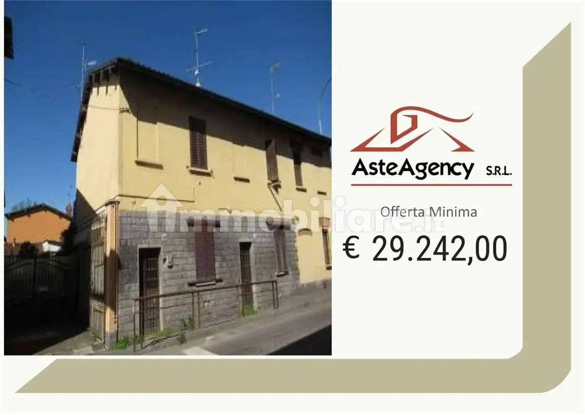 Casa indipendente in asta a Calvignasco