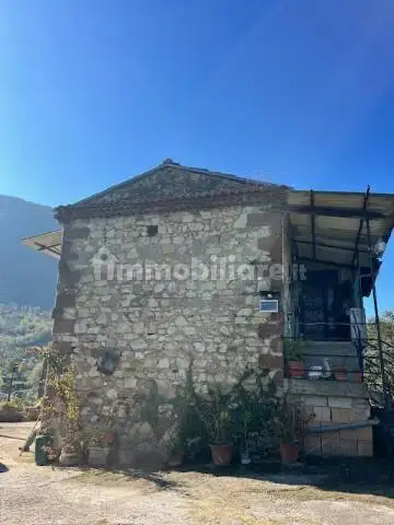 Rustico - Casale in vendita a Giuliano di Roma