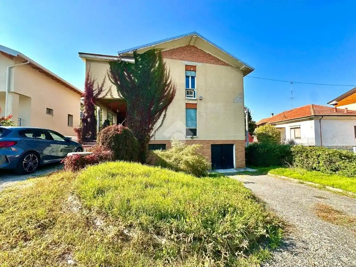 Casa indipendente in vendita a Tortona