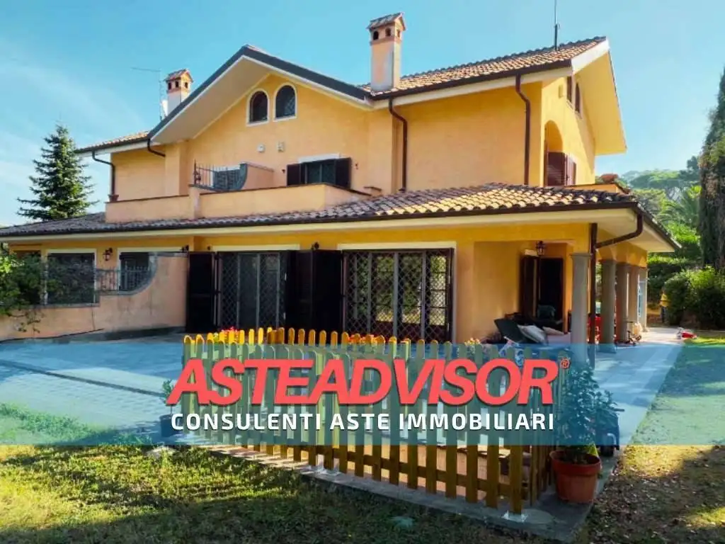Villa in asta a Grottaferrata
