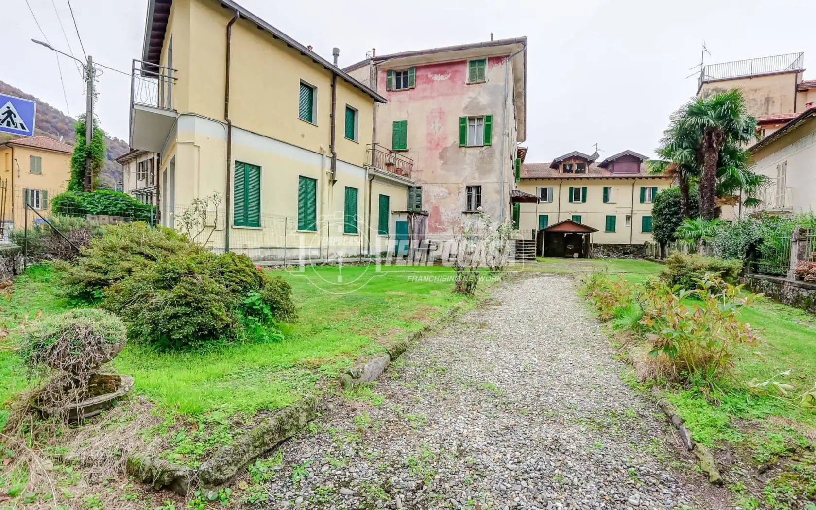 Casa indipendente in vendita a Maccagno con Pino e Veddasca