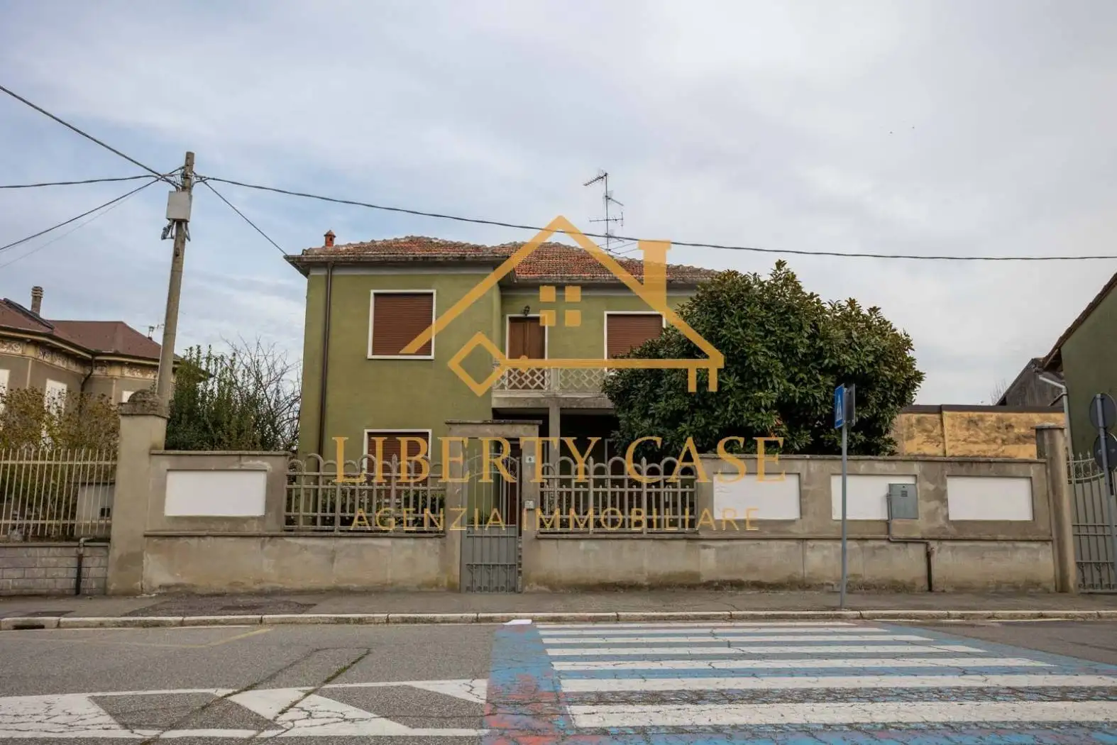 Villa in vendita a Caresana