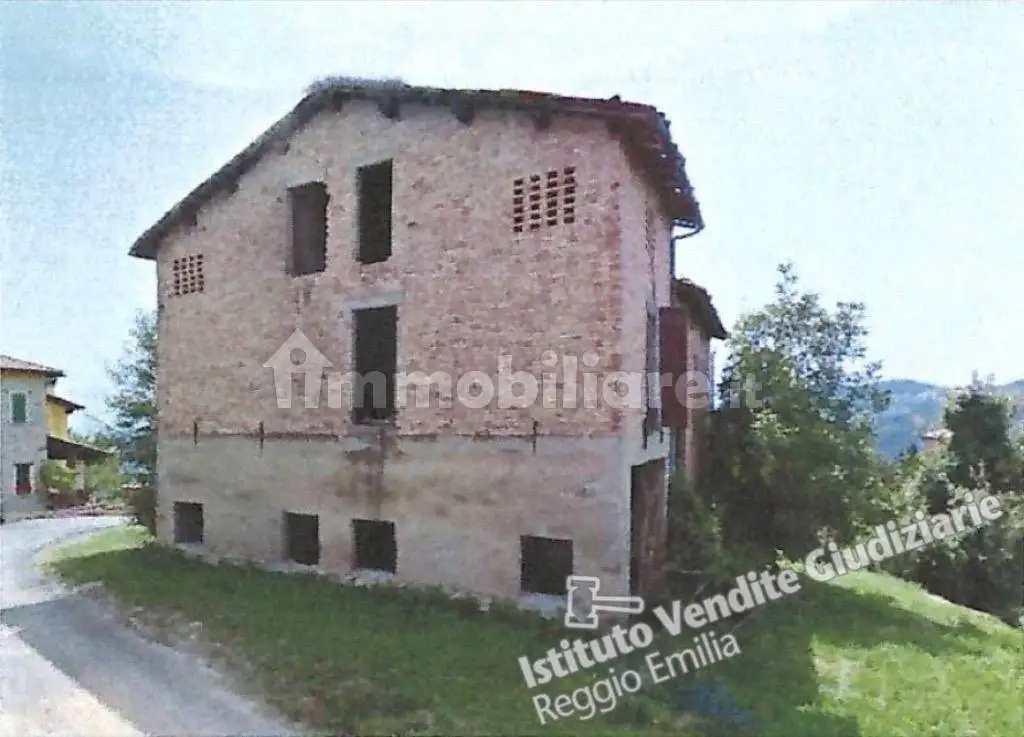 Palazzo - Stabile in asta a Viano