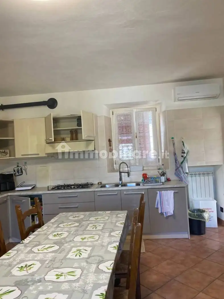 Villa in vendita a Godiasco Salice Terme