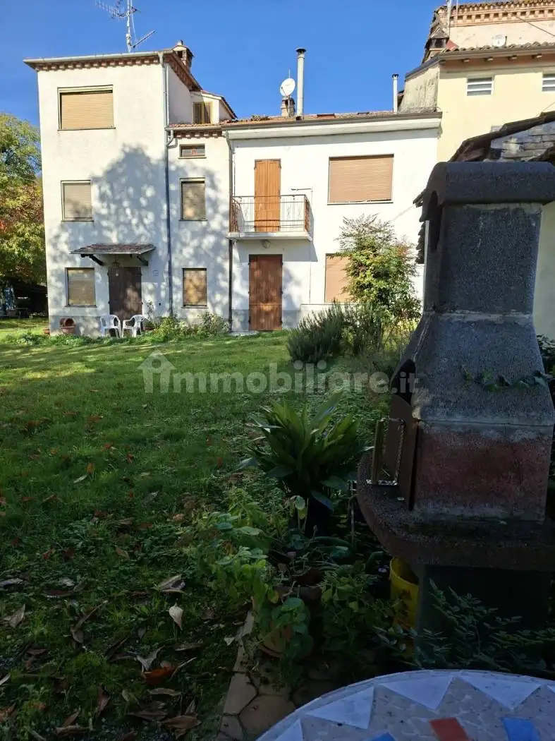 Casa indipendente in vendita a Medesano