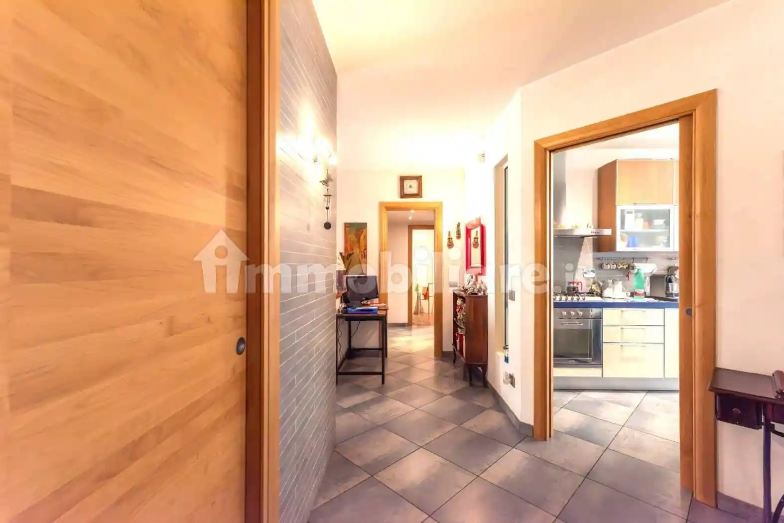 Appartamento ottimo stato, quinto piano, Centrale, Milano - foto 2