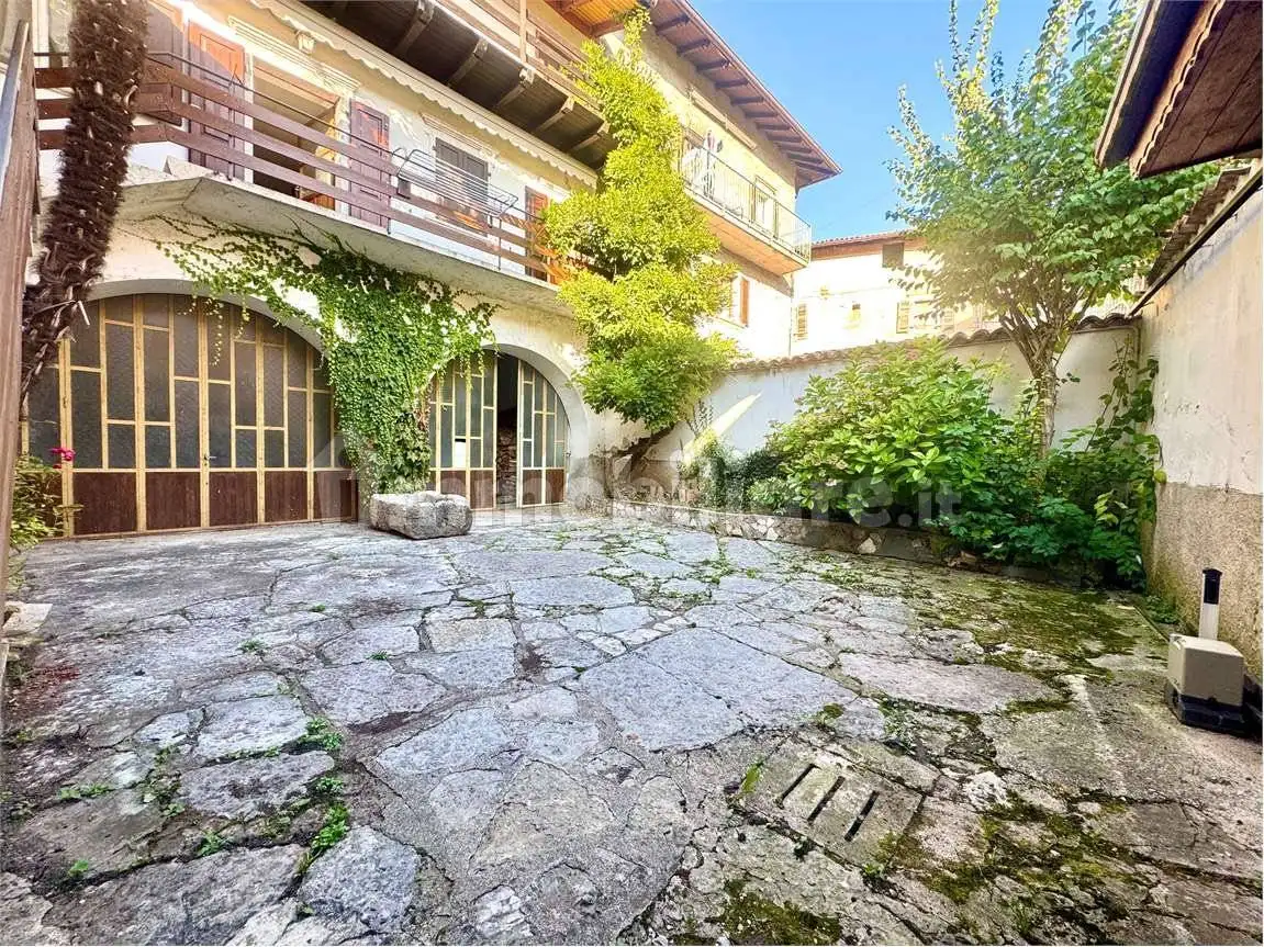 Casa indipendente in vendita a Brentonico