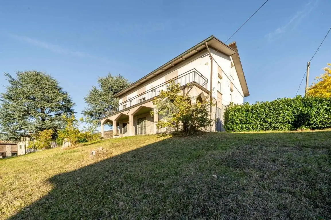 Appartamento in vendita a Vezzano sul Crostolo