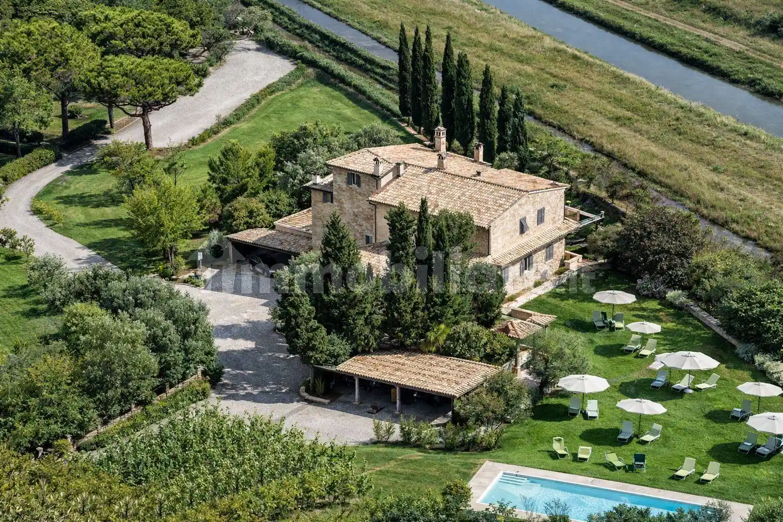 Palazzo - Edificio in vendita a Orbetello