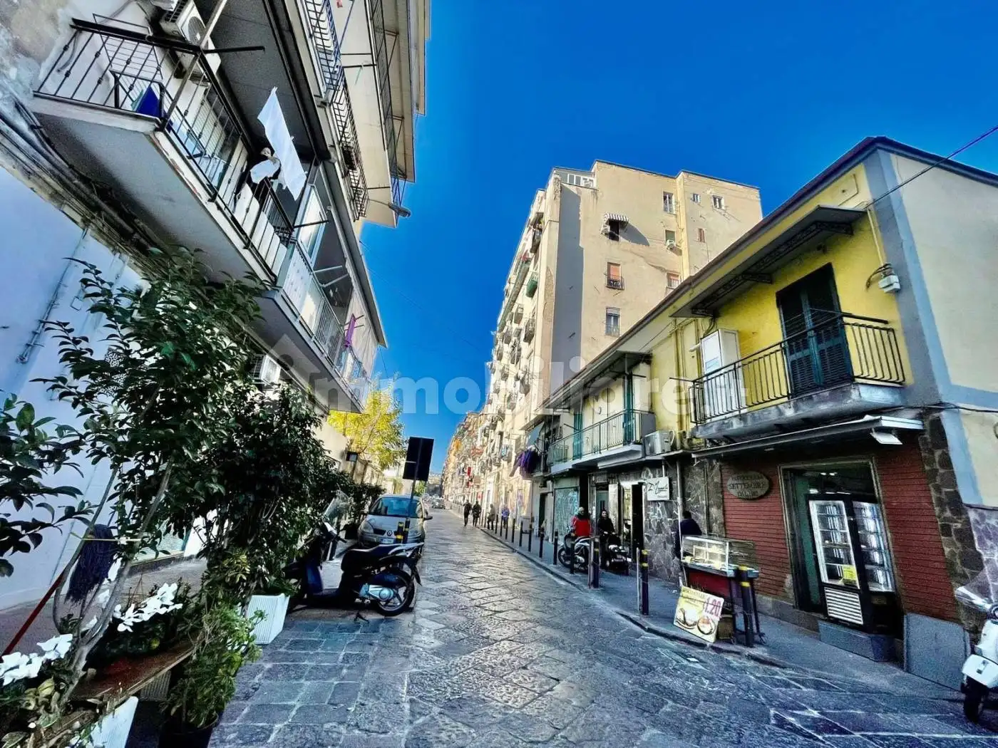 Appartamento in vendita a Napoli