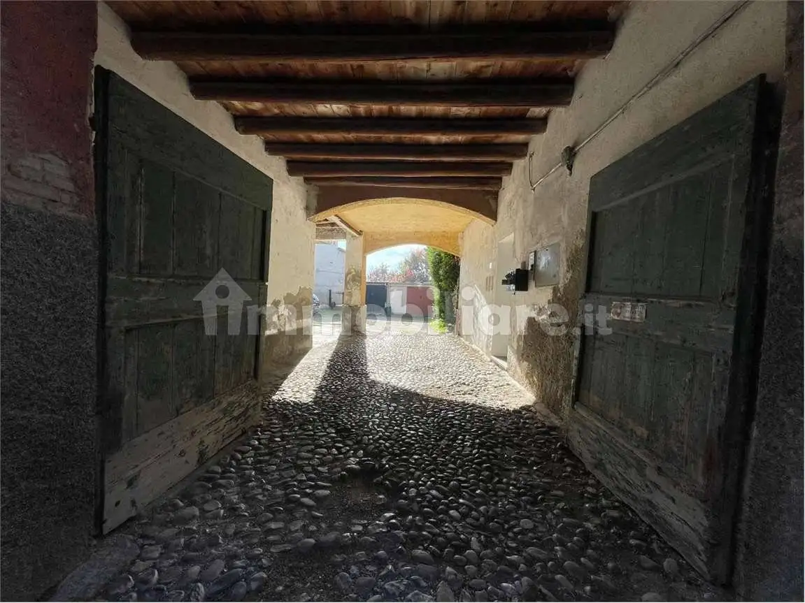 Appartamento in vendita a Rogeno