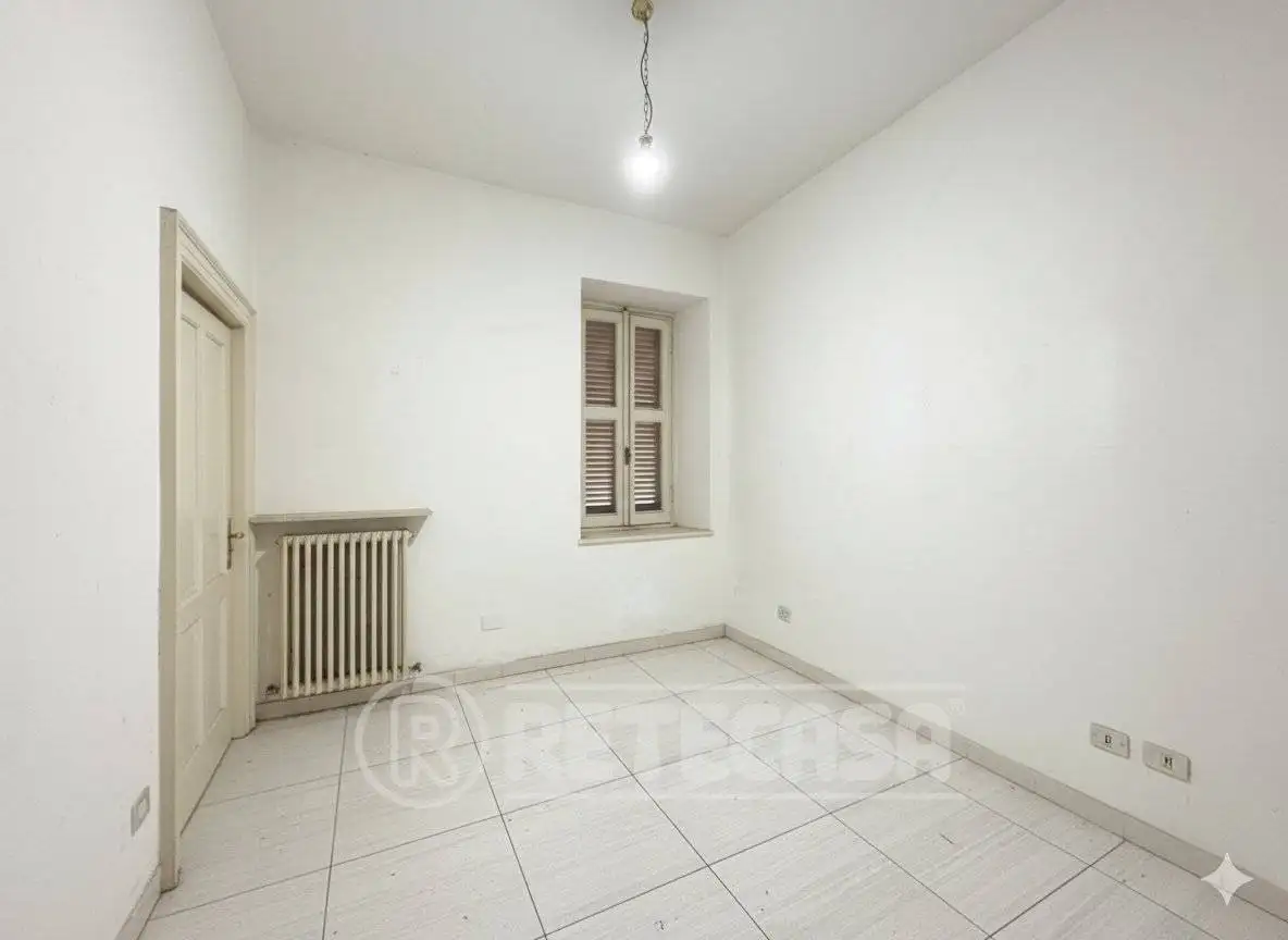 Trilocale piazza Vittoria, Centro, Castelleone - foto 4