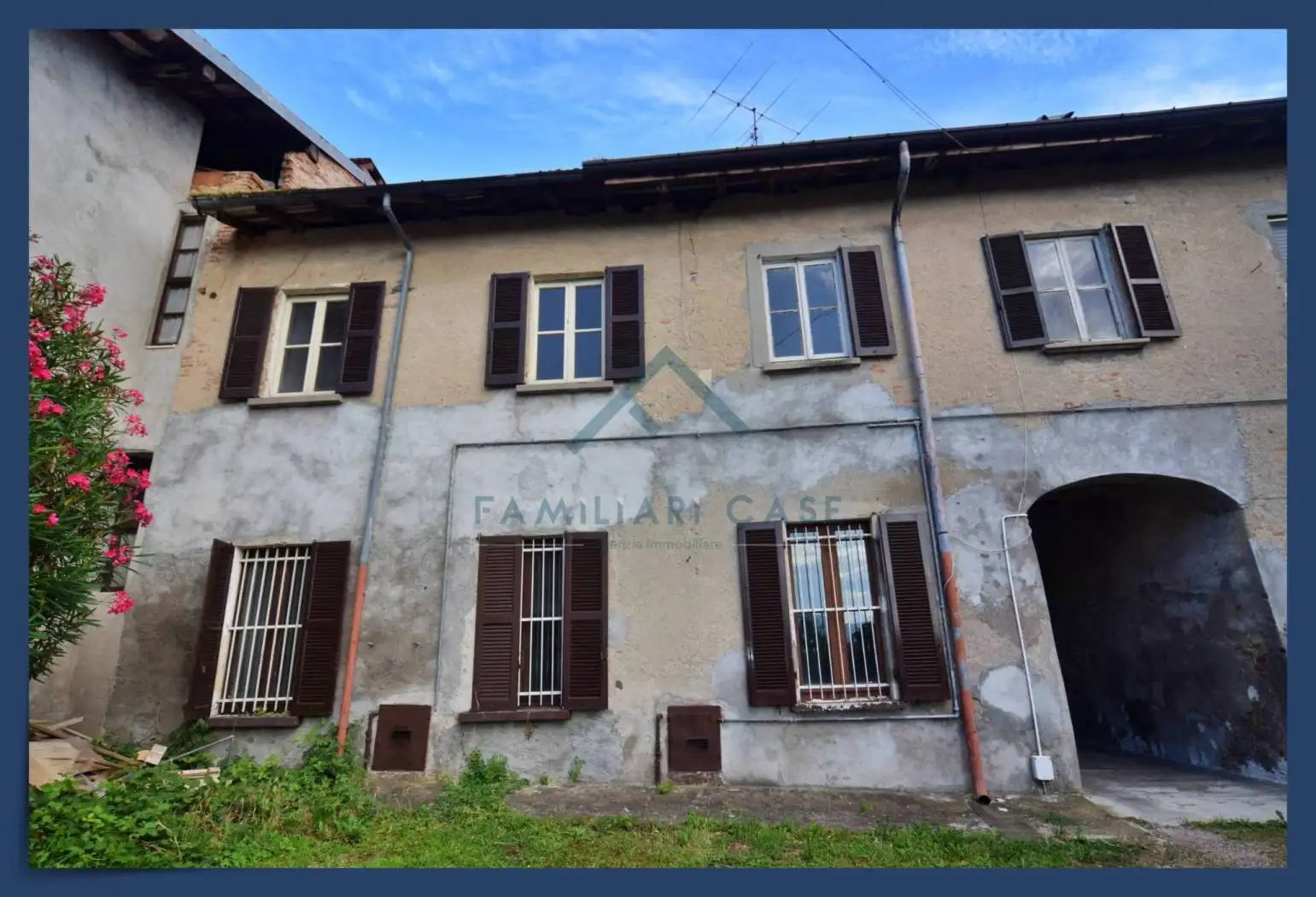 Casa indipendente in vendita a Buguggiate