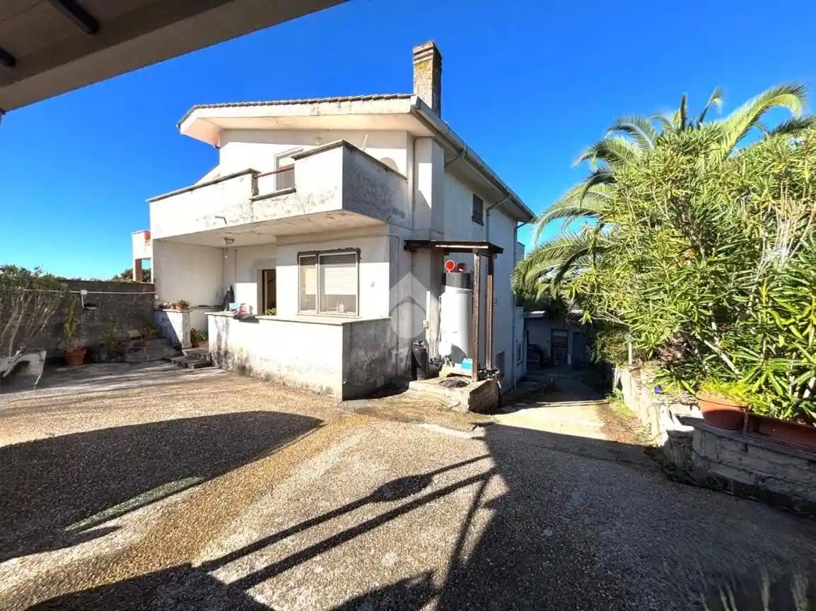 Villa in vendita a Lanuvio