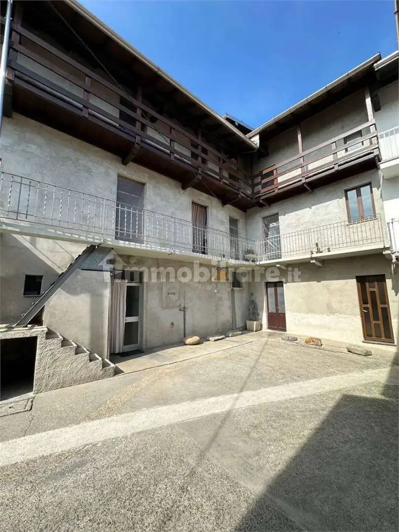 Appartamento in vendita a Pombia