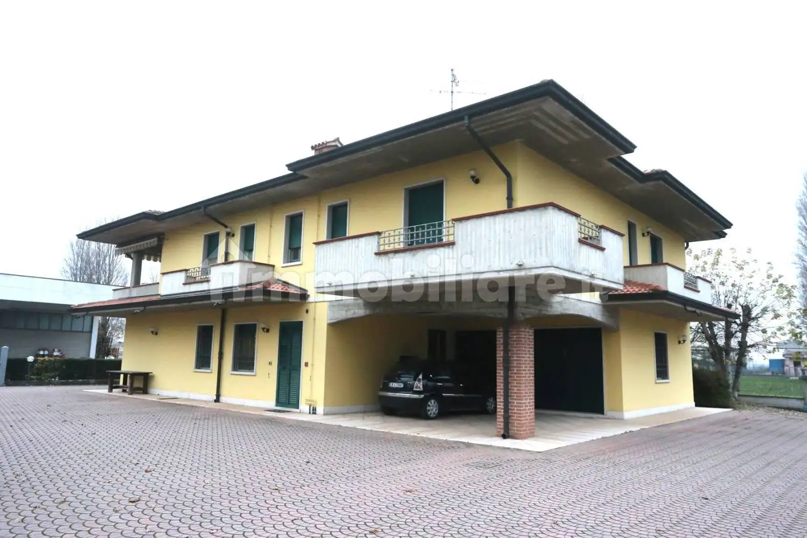 Villa in vendita a Roverbella