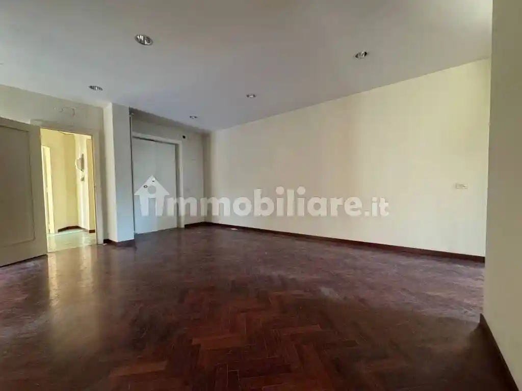 Appartamento via Giuseppe Martucci 35, Chiaia, Napoli - foto 2