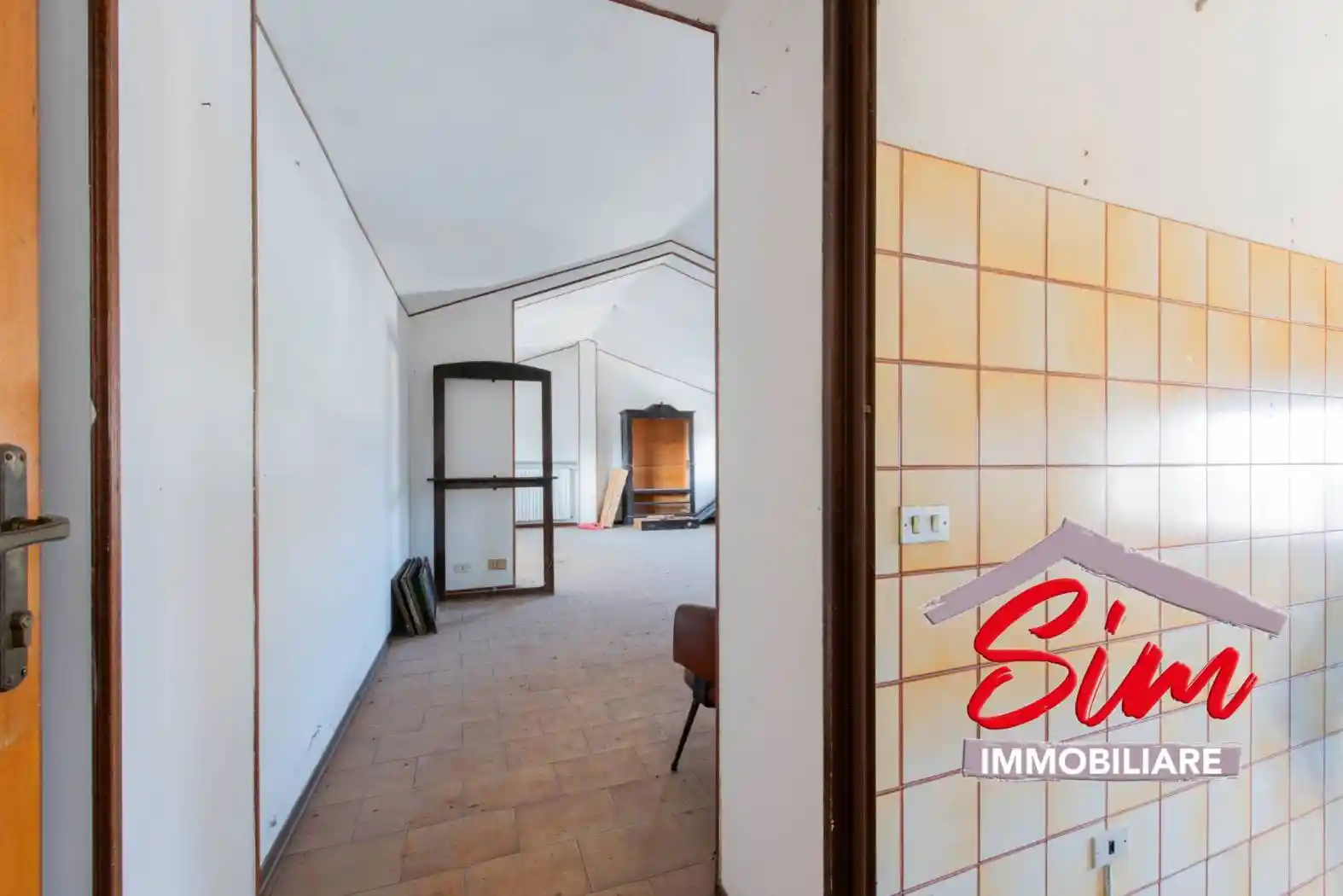 Trilocale da ristrutturare, secondo piano, Vicolungo - foto 3