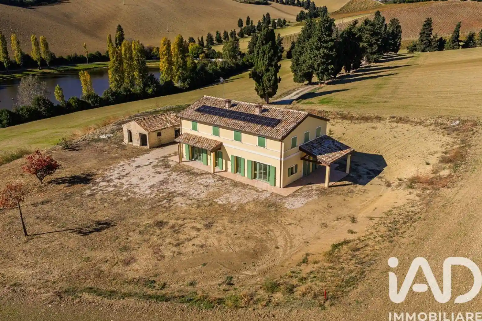 Villa in vendita a Macerata