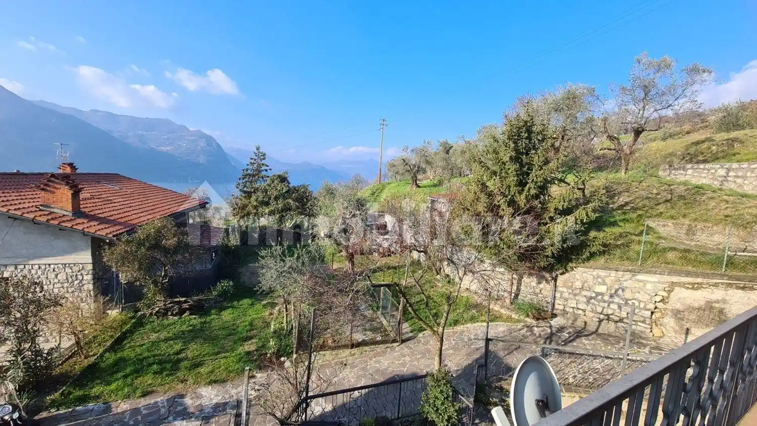 Villa in vendita a Monte Isola