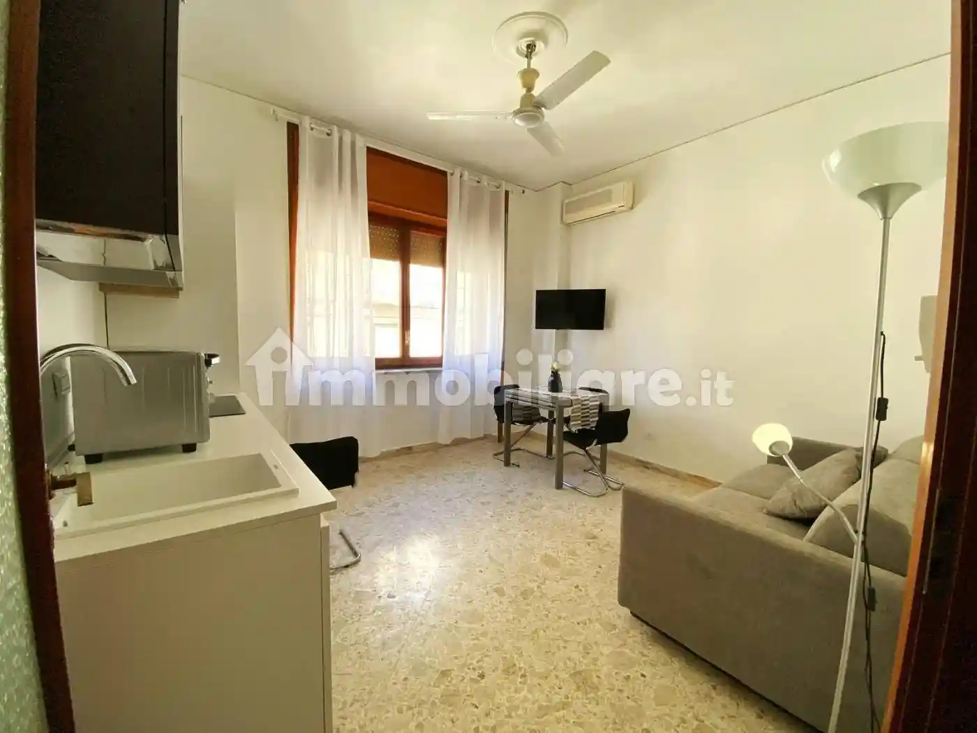 Bilocale corso Vittorio Emanuele, Centro, Salerno - foto 2