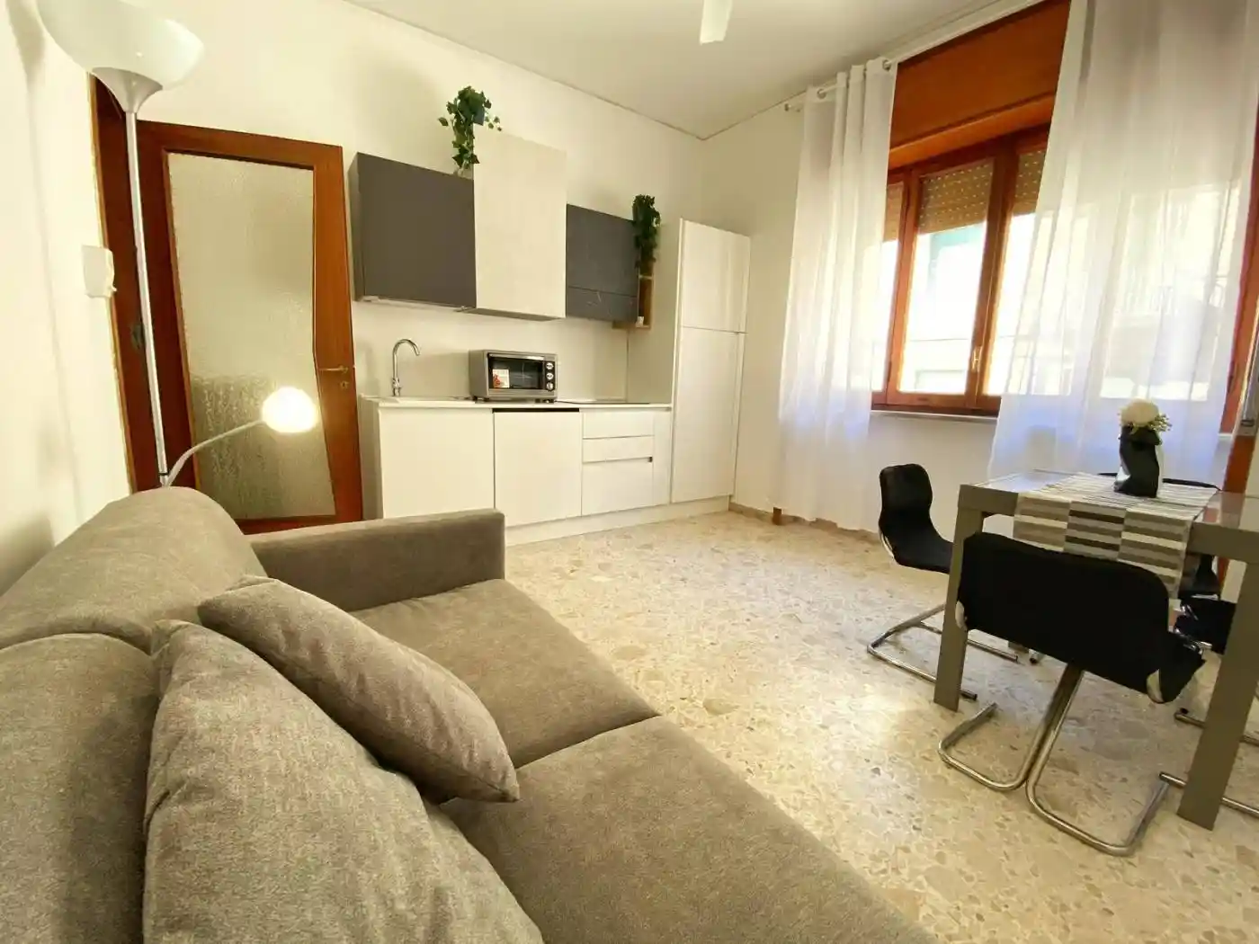 Bilocale corso Vittorio Emanuele, Centro, Salerno - foto 3